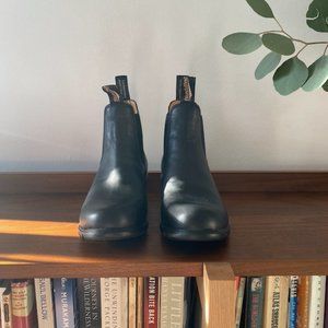 Blundstone 1671 Chelsea Boot - size 9